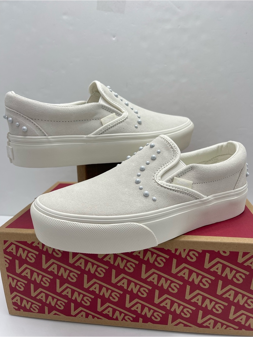Vans WMNS Classic Slip-On Platform
Pearls Marshmallow
VN000EA9CCZ Sneakers - Picture 8 of 16